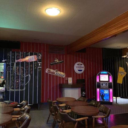 Manitou Motor Inn Екстериор снимка